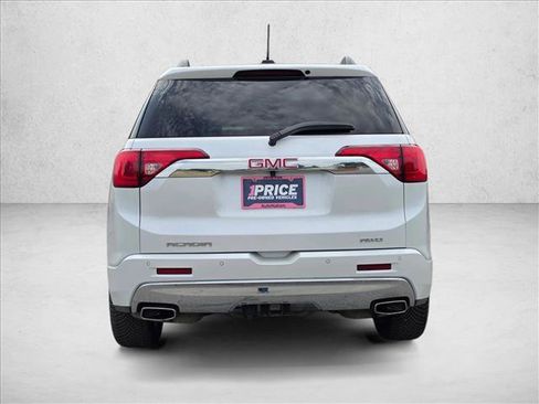Used 2017 GMC Acadia Denali w/ Technology Package AWD/4WD image 4
