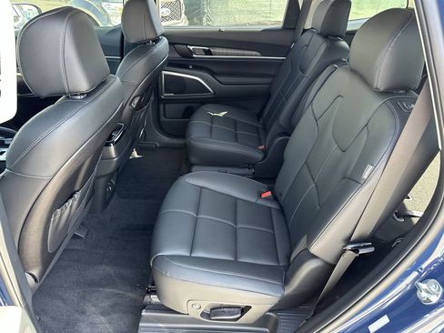 New 2025 Kia Telluride EX image 18