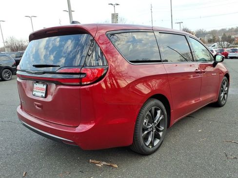 New 2026 Chrysler Pacifica Select image 6