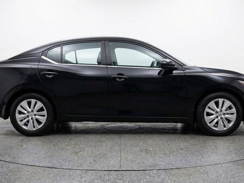 Used 2025 Nissan Sentra S image 11