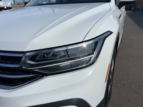 Used 2022 Volkswagen Tiguan SE image 9