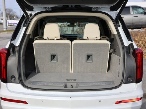 Used 2024 Cadillac XT6 Premium Luxury image 13