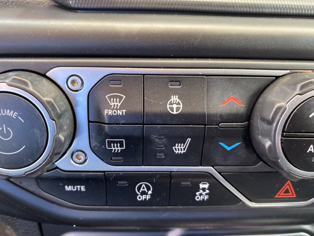 Used 2021 Jeep Wrangler Unlimited Sahara w/ Uconnect 4C Nav & Sound Group AWD/4WD image 26