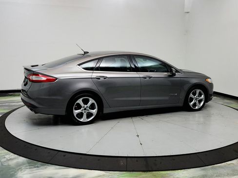 Used 2014 Ford Fusion SE FWD image 5