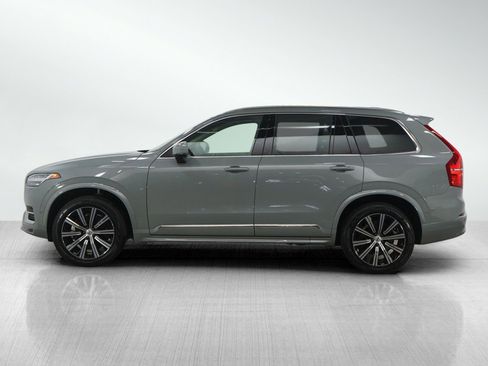 Used 2024 Volvo XC90 B6 Plus image 2