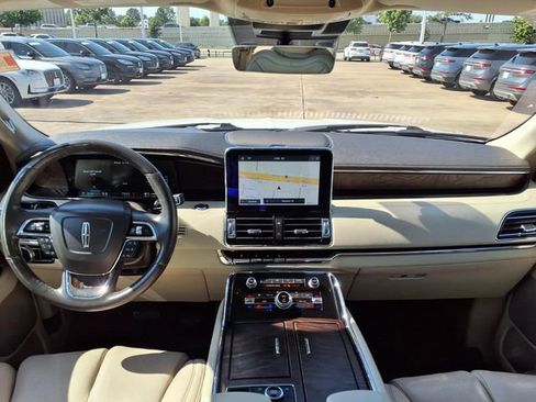 Used 2020 Lincoln Navigator L Reserve w/ Luxury Package RWD image 7