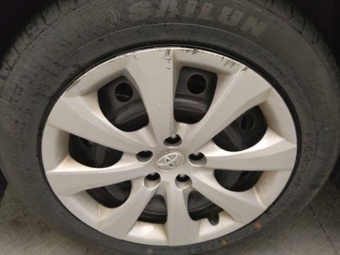 Used 2024 Toyota Corolla LE FWD image 31