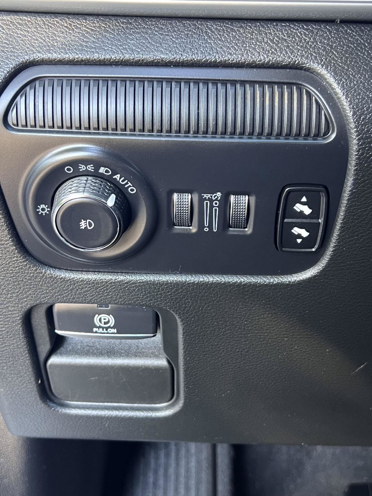 Used 2024 Jeep Wagoneer Series II AWD/4WD image 12