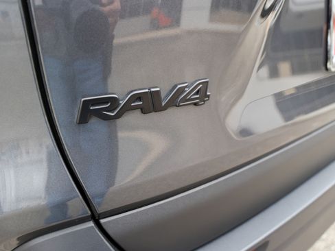 Certified 2025 Toyota RAV4 XLE Premium image 11