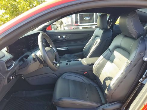 Used 2024 Ford Mustang GT Premium RWD image 9