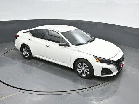 Used 2025 Nissan Altima 2.5 S image 30