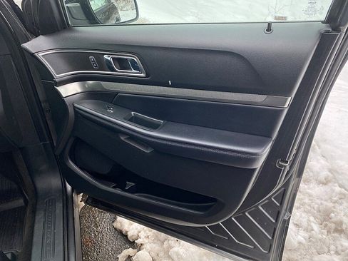 Certified 2018 Ford Explorer XLT w/ Equipment Group 202A image 32