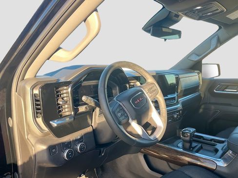 Used 2024 GMC Sierra 1500 Elevation AWD/4WD image 9