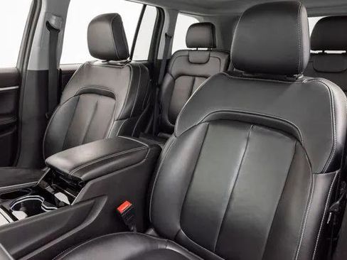 Certified 2023 Jeep Grand Cherokee Limited w/ Black Appearance Package image 8