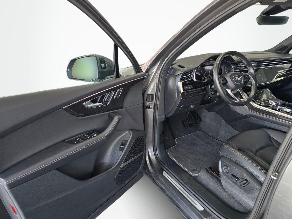 Used 2025 Audi Q7 3.0T Premium Plus AWD/4WD image 33
