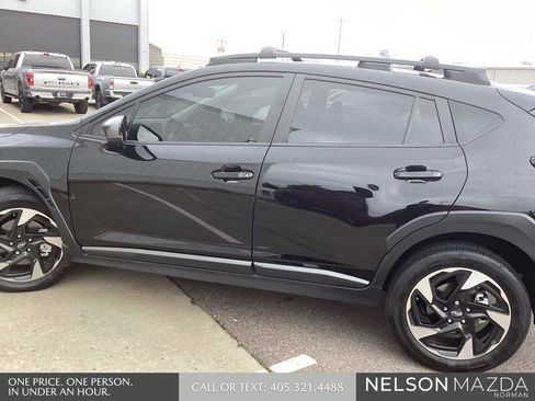 Used 2024 Subaru Crosstrek 2.5i Limited w/ Crosstrek Mirror Package AWD/4WD image 9