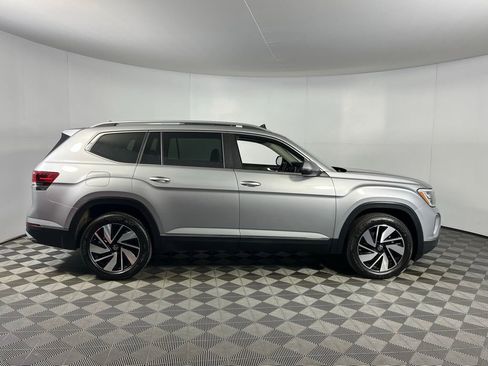 Used 2025 Volkswagen Atlas SEL AWD/4WD image 5