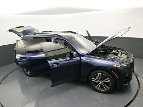 Used 2022 BMW X7 xDrive40i w/ M Sport Package image 39