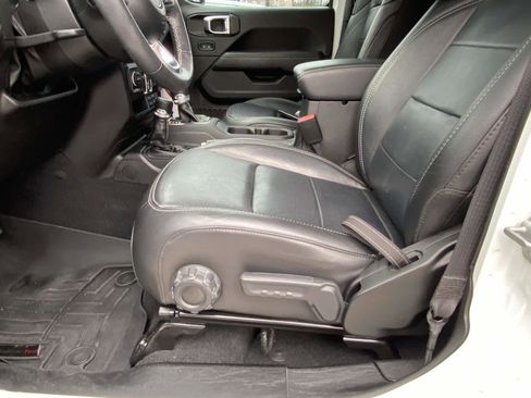 Certified 2023 Jeep Wrangler Sahara w/ Cold Weather Group image 23