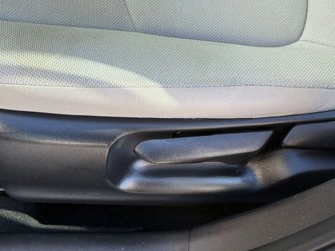 Certified 2022 Toyota Corolla L image 14