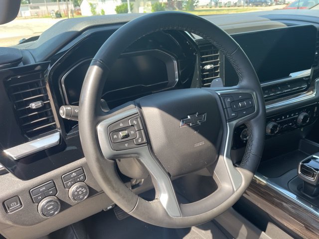 Used 2023 Chevrolet Silverado 1500 RST AWD/4WD image 8