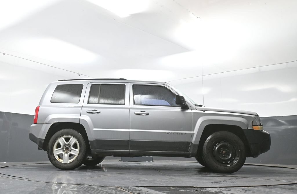 Used 2017 Jeep Patriot Sport w/ Power Value Group FWD image 24