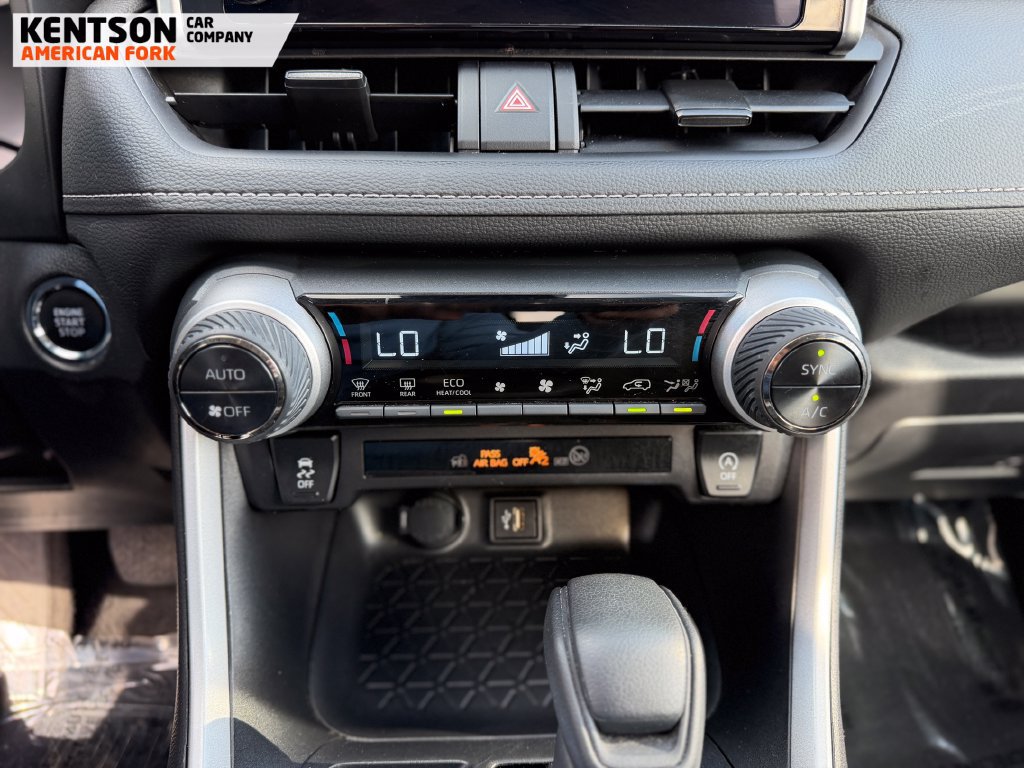 Used 2025 Toyota RAV4 XLE AWD/4WD image 22