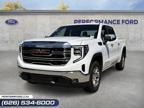 Used 2025 GMC Sierra 1500 SLT image 1