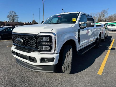 Used 2026 Ford F250 Lariat w/ Black Appearance Package image 8