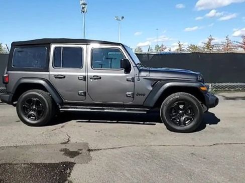 Used 2019 Jeep Wrangler Unlimited Sport S image 9