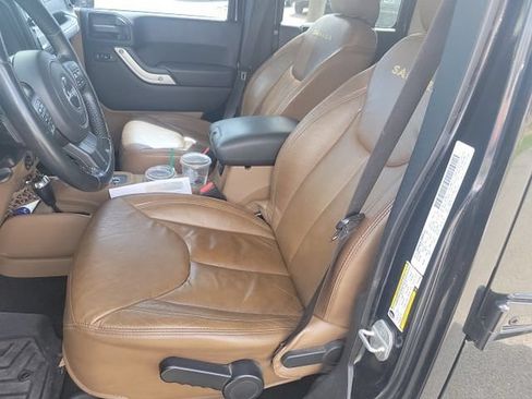 Used 2013 Jeep Wrangler Unlimited Sahara w/ Connectivity Group AWD/4WD image 18