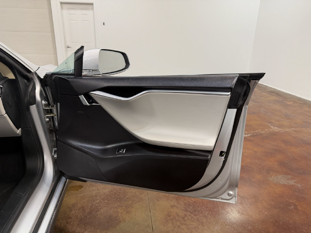 Used 2013 Tesla Model S Performance RWD image 49