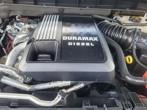 Used 2024 GMC Sierra 1500 AT4 w/ Technology Package AWD/4WD image 13