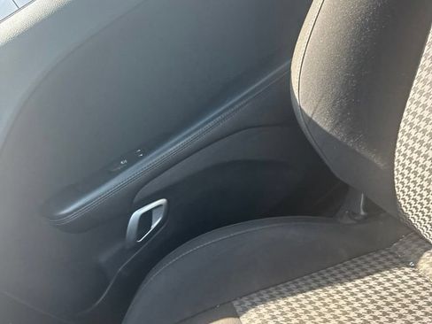 Used 2021 Dodge Challenger R/T RWD image 9