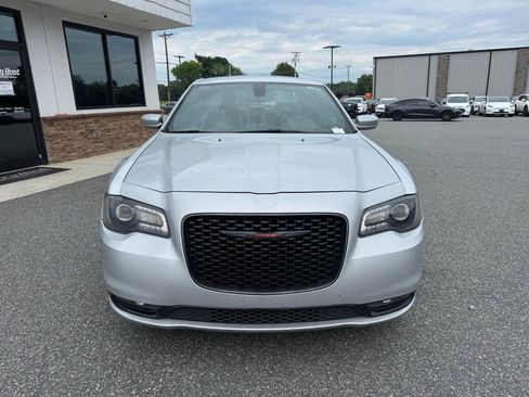 Used 2023 Chrysler 300 S RWD image 9