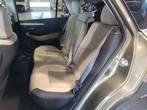 Used 2025 Subaru Outback Premium AWD/4WD image 11