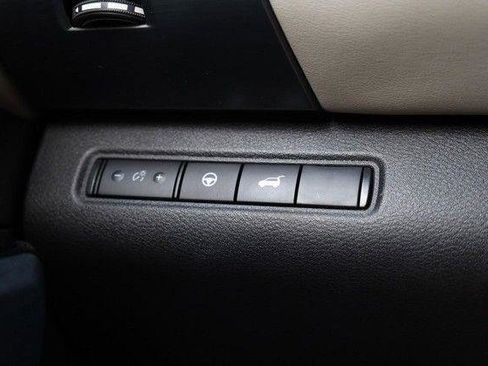 Certified 2025 Nissan Pathfinder SL w/ SL Premium Package FWD image 23