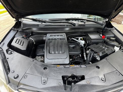 Used 2017 Chevrolet Equinox LT w/ Convenience Package image 12