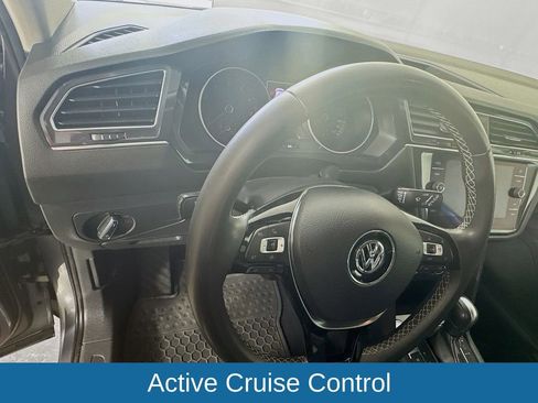 Used 2021 Volkswagen Tiguan SE image 12
