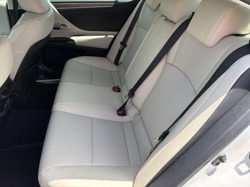 Used 2024 Lexus ES 350 w/ Premium Package FWD image 23