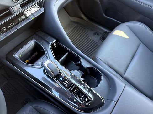 Certified 2025 Toyota Crown Signia Limited image 17