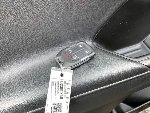 Used 2023 GMC Acadia Denali w/ Denali Ultimate Package image 32