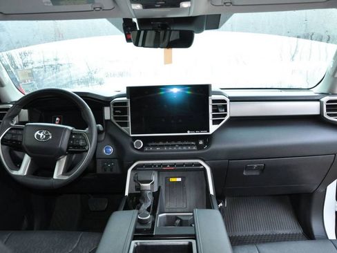 Used 2024 Toyota Tundra Limited image 18