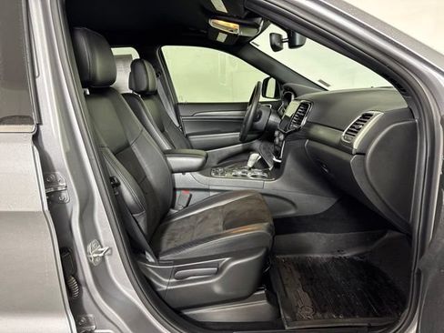 Used 2020 Jeep Grand Cherokee Laredo w/ Quick Order Package 2BN North AWD/4WD image 4
