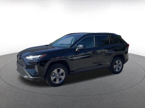 Used 2025 Toyota RAV4 LE image 7