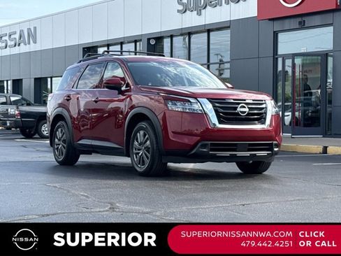 Certified 2022 Nissan Pathfinder SV FWD image 1