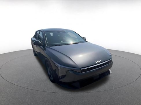 Used 2025 Kia K4 FWD image 3