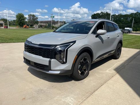 New 2026 Kia Sportage EX AWD/4WD image 2