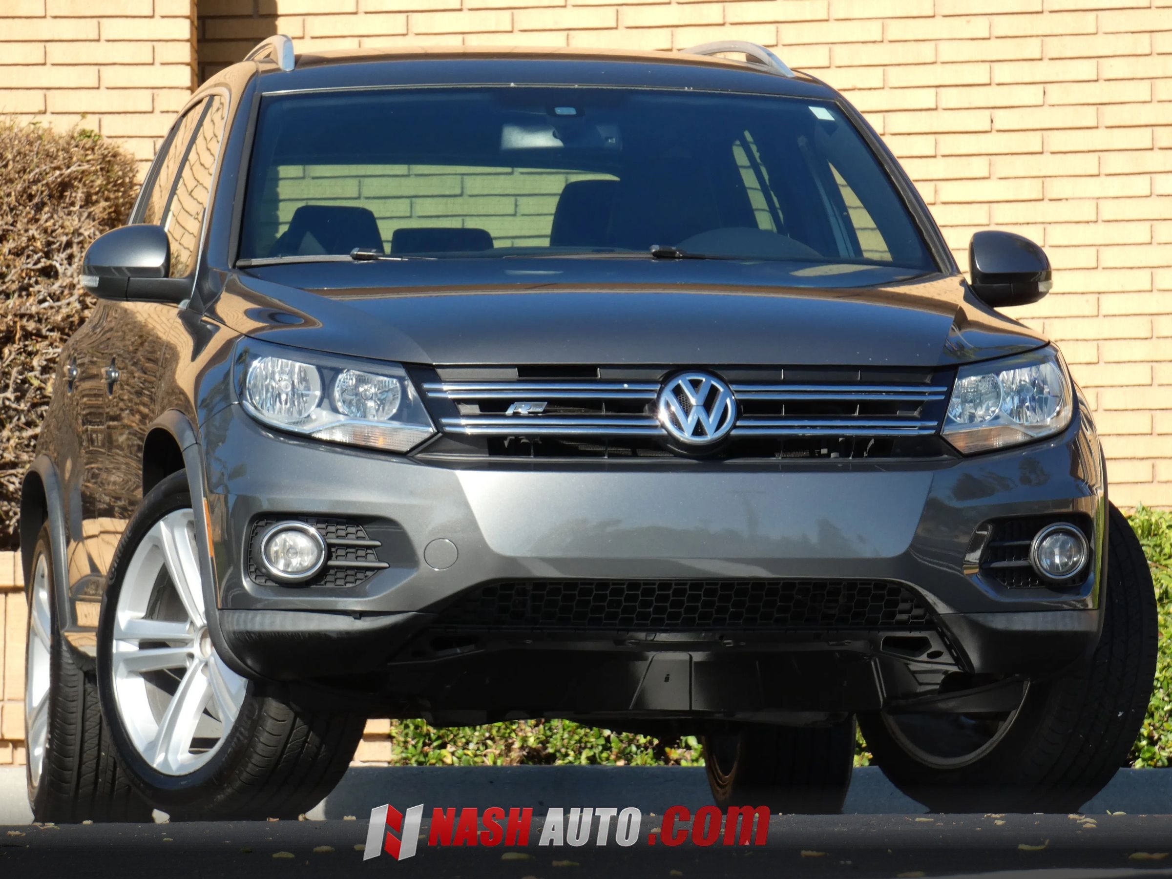 Used 2016 Volkswagen Tiguan R-Line FWD image 1