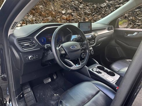 Used 2021 Ford Escape Titanium image 13